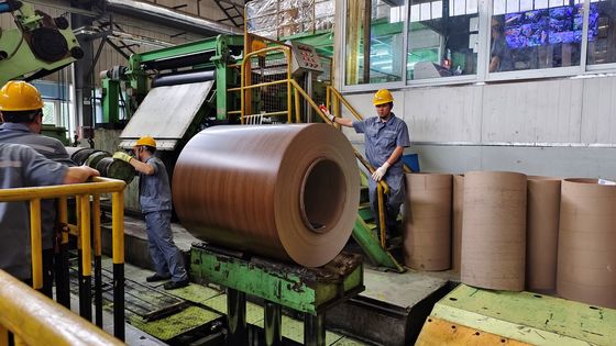 Owoce drewna 30-letnia gwarancja AZ165 Galvalume Walnut Color PPGL HDP Steel Coil Printech Color Coated Coil ASTM A755 A653M